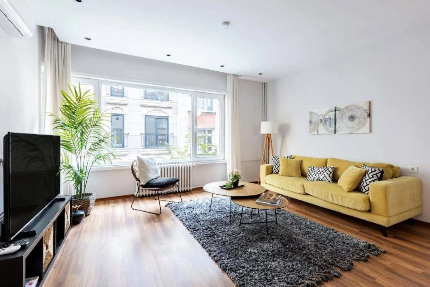 Apartment Spacious Modern Airy 4Bed2Bath Central Home! #369 Istanbul