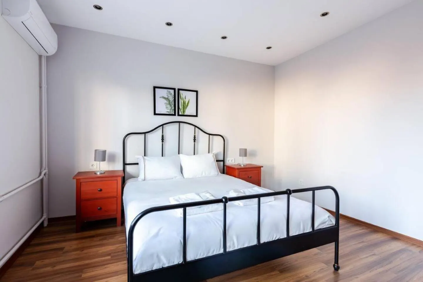 Spacious Modern Airy 4Bed2Bath Central Home! #369 Istanbul 0*,