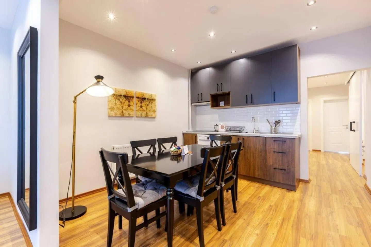 Spacious Modern Airy 4Bed2Bath Central Home! #369 Istanbul Apartment