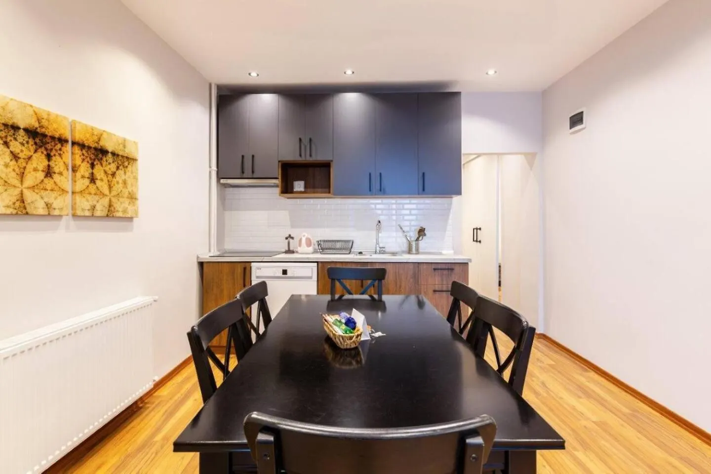 Spacious Modern Airy 4Bed2Bath Central Home! #369 Istanbul 0*,  Turkey