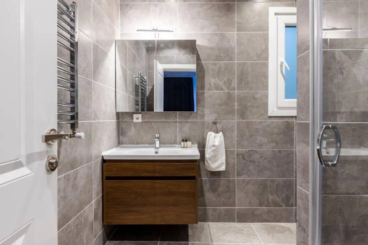 Spacious Modern Airy 4Bed2Bath Central Home! #369 Istanbul 0*,  Turkey