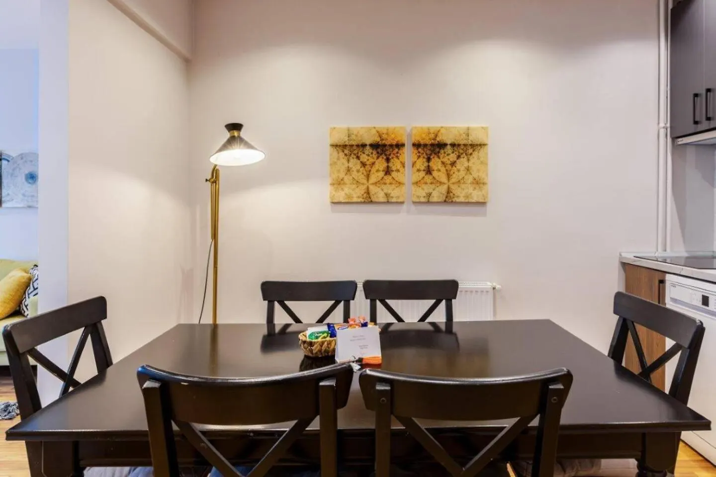 Spacious Modern Airy 4Bed2Bath Central Home! #369 Istanbul Apartment