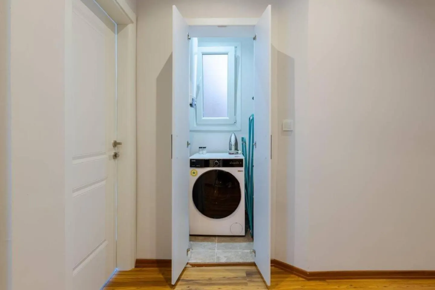Spacious Modern Airy 4Bed2Bath Central Home! #369 Istanbul
