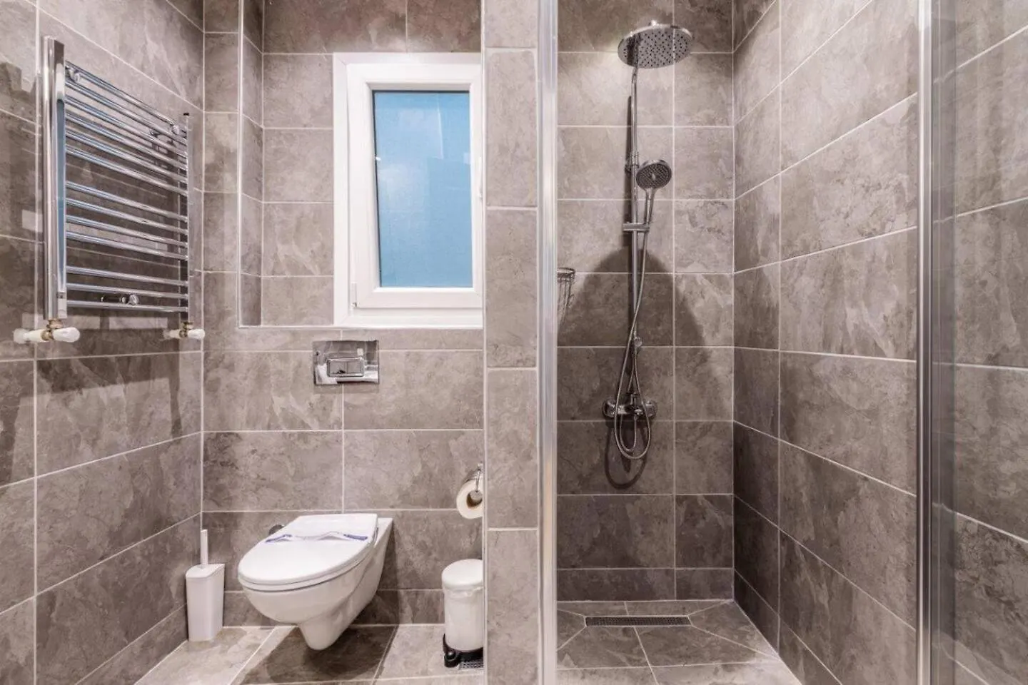 Spacious Modern Airy 4Bed2Bath Central Home! #369 Istanbul