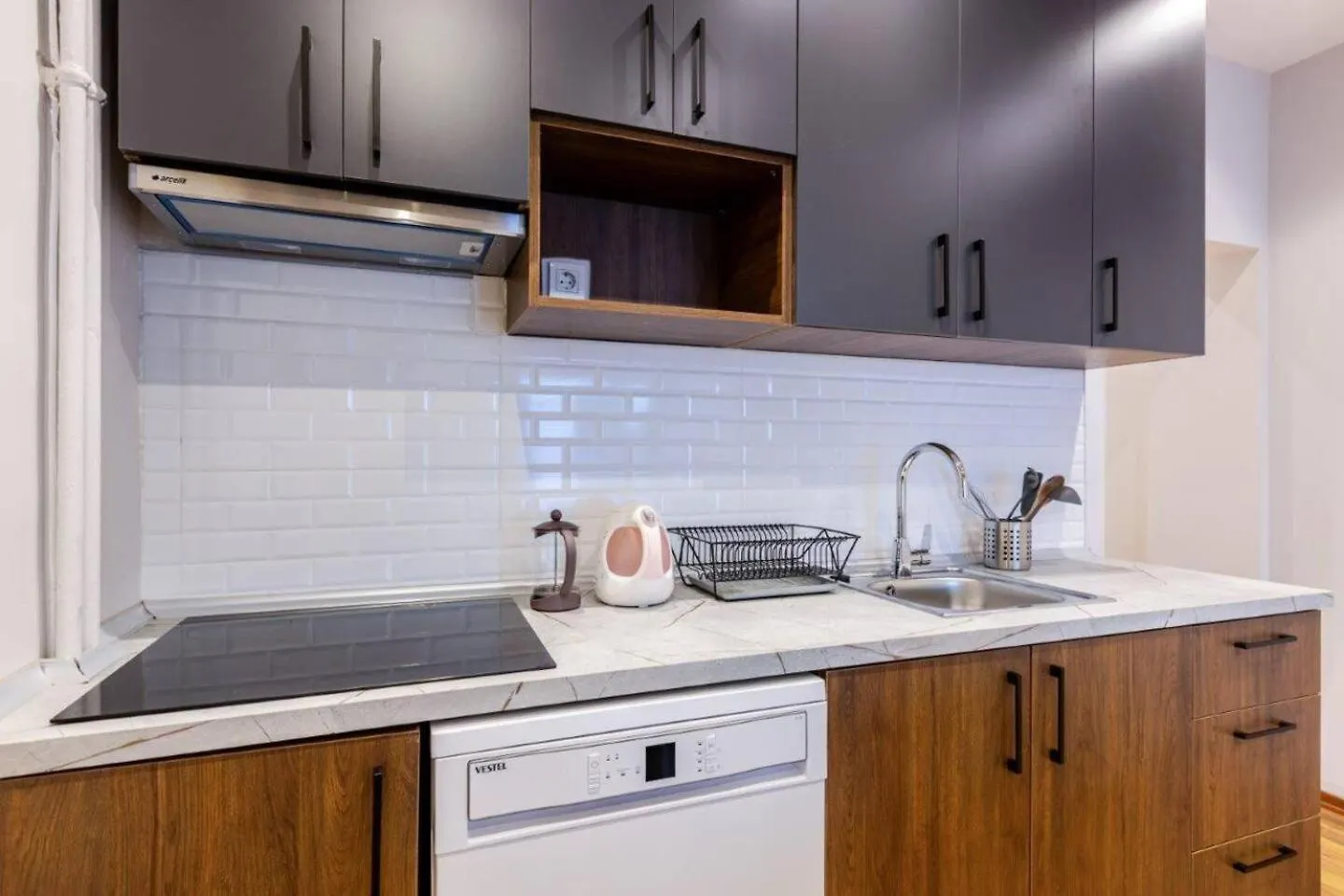 Spacious Modern Airy 4Bed2Bath Central Home! #369 Istanbul Apartment